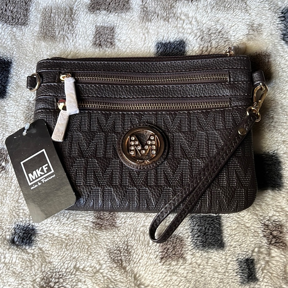 Mia K Farrow…Crossbody Wristlet NWT